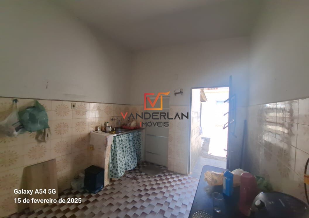 Casa no centro de Pedro Leopoldo - Vanderlan Imóveis