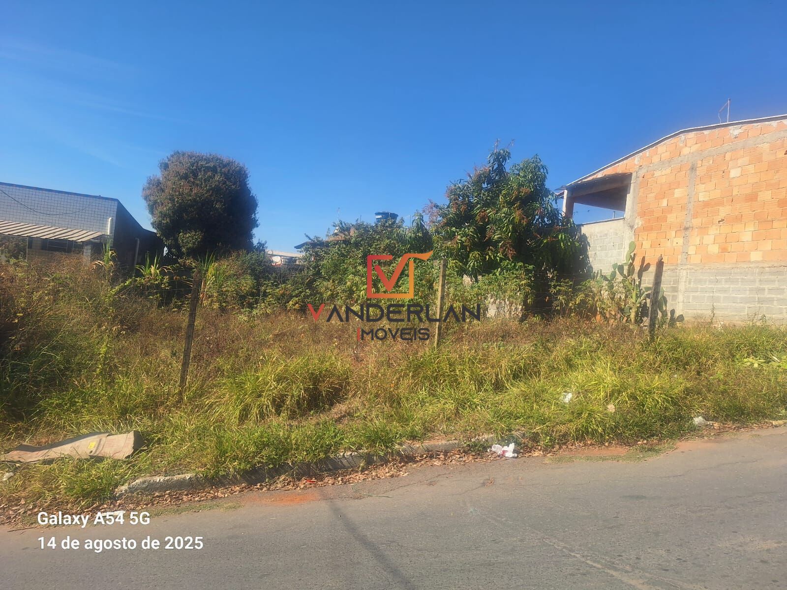 Terreno à venda - Felipe Claudio de Sales,Pedro Leopoldo