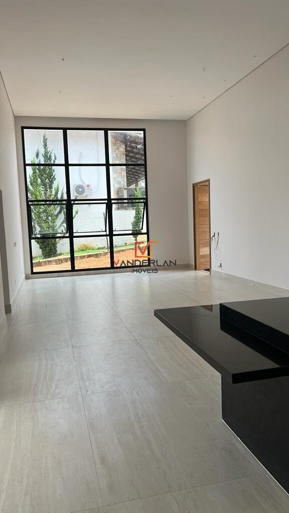 Casa Alto Padrão em Condomínio - Vanderlan Imóveis