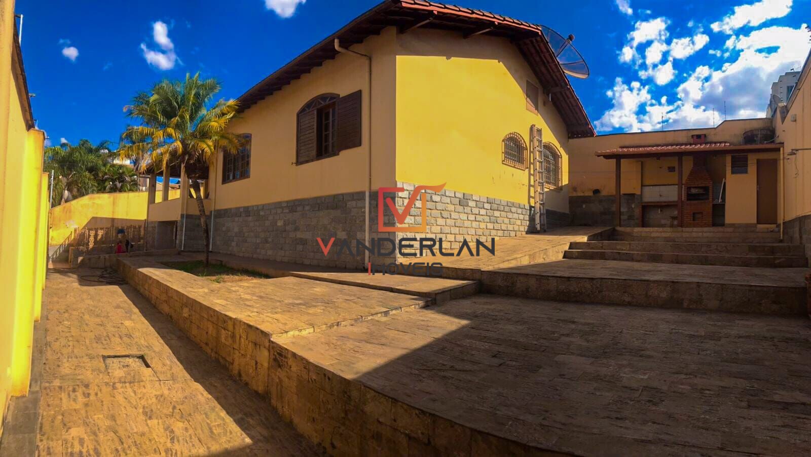 Casa à venda com 3 quartos - Parque Jardim Soli,Pedro Leopoldo