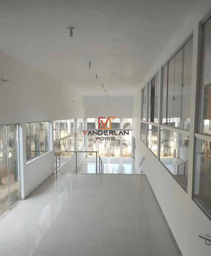 Casa Alto padrão - Vanderlan Imóveis