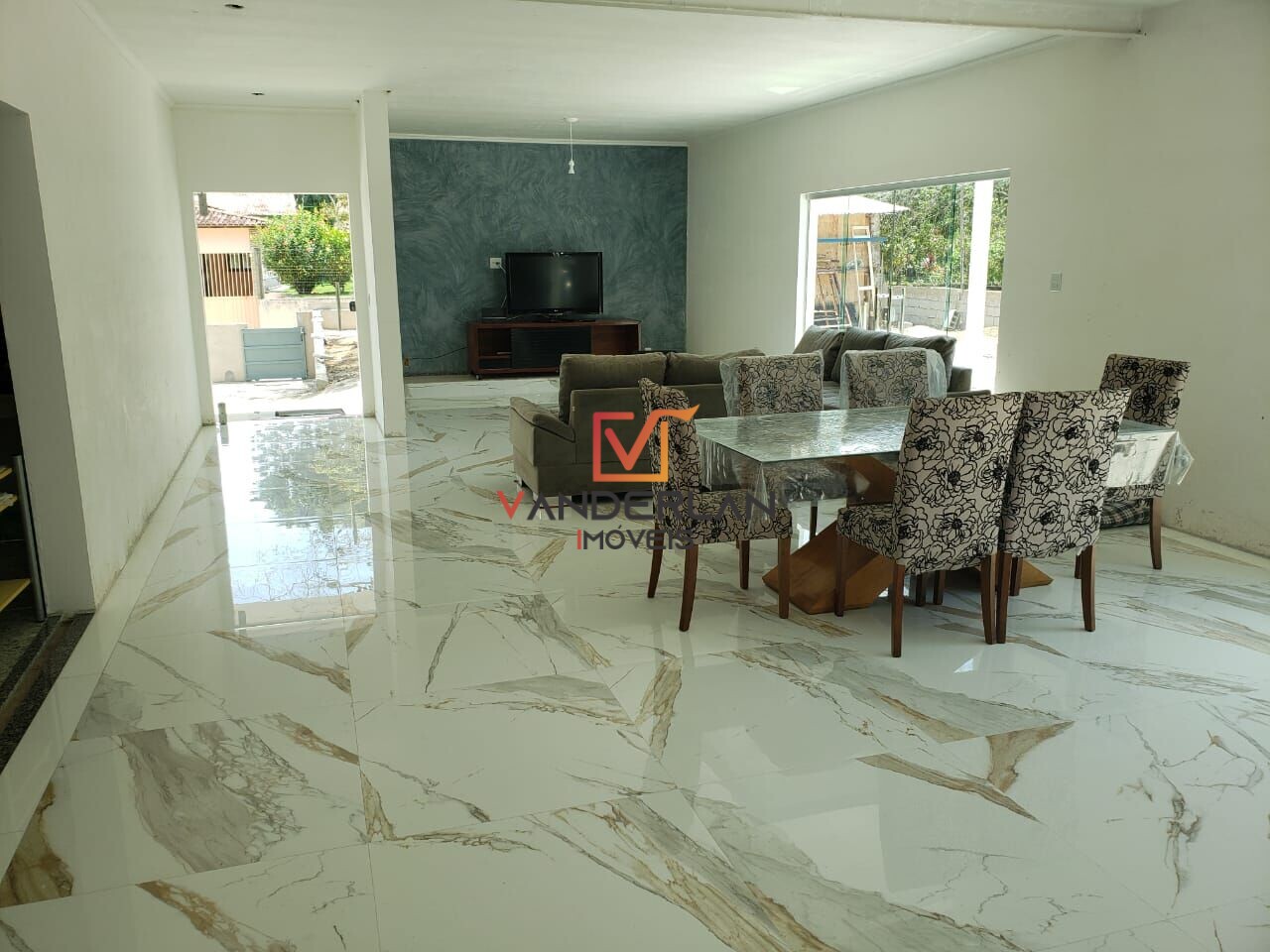 Casa de praia em Condomínio - Vanderlan Imóveis