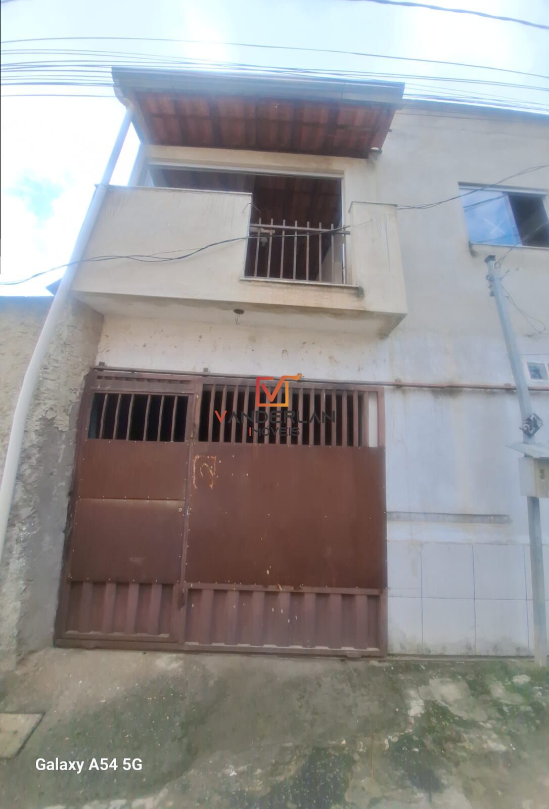 Duas casas pelo preço de uma - Vanderlan Imóveis