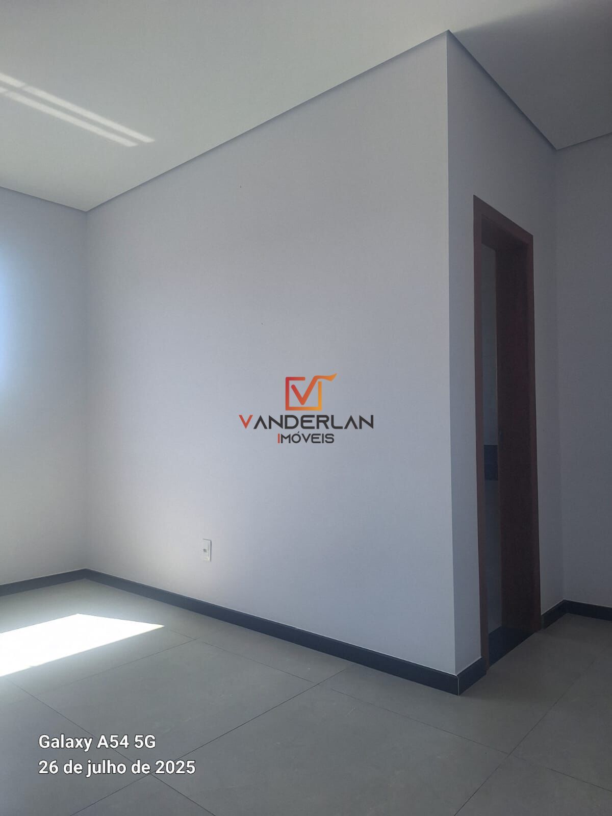  - Vanderlan Imóveis