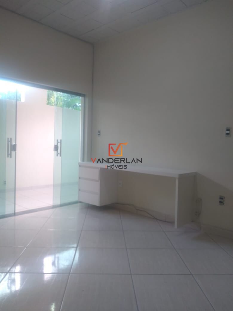 Linda casa dois quartos - Vanderlan Imóveis