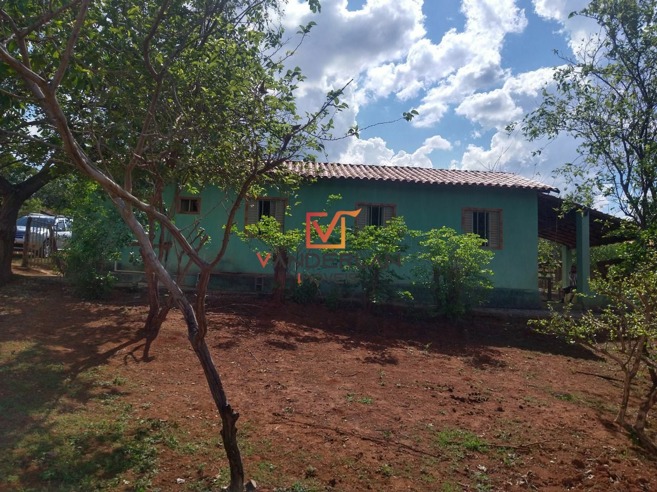 Chácara de 2 mil m² em condomínio fechado. Pedro Leopoldo/MG - Vanderlan Imóveis