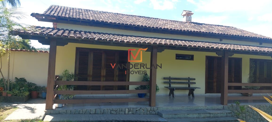 Sítio à venda com 3 quartos - Centro,Capim Branco