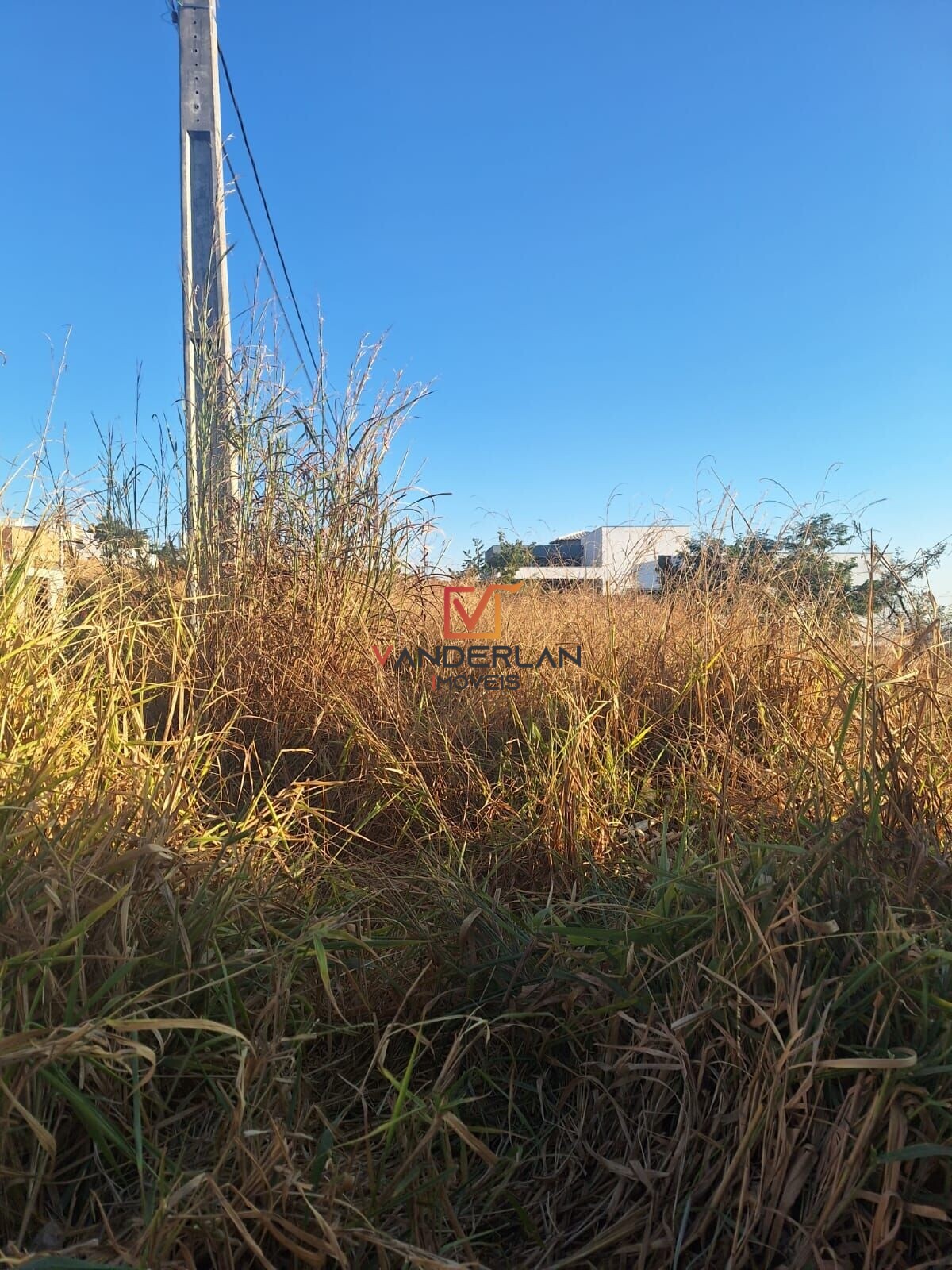 Lote pronto para construir - Vanderlan Imóveis