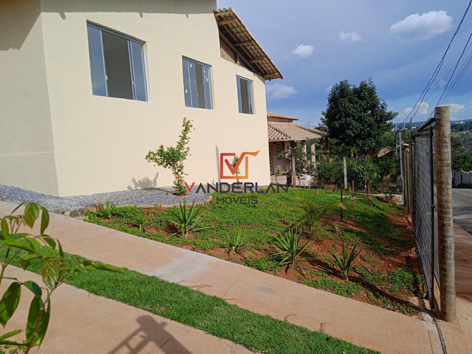 Casa à venda com 4 quartos - Jardim das Palmeiras,Capim Branco