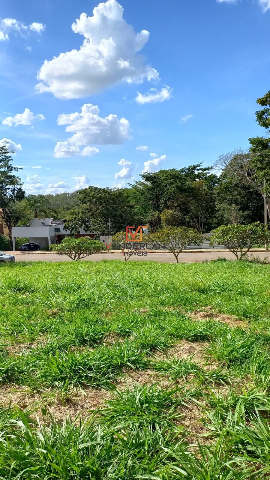 Lote em condomínio pronto para construir - Vanderlan Imóveis