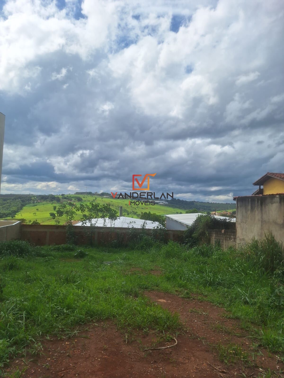  - Vanderlan Imóveis