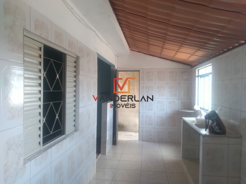 COMPRE ESTA CASA - Vanderlan Imóveis