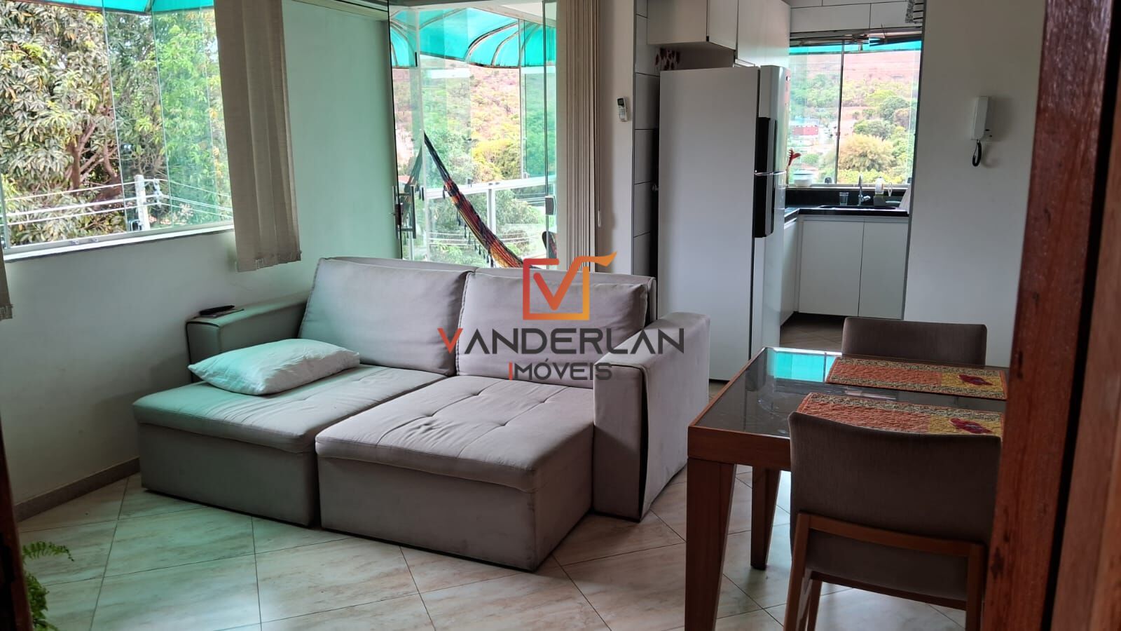 Apartamento à venda com 2 quartos - Centro,Confins