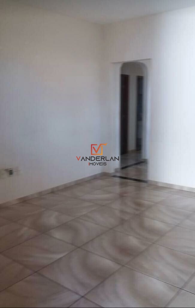 Compre esta linda casa de quatro quartos no Felipe Claudio de Sales em Pedro Leopoldo! - Vanderlan Imóveis