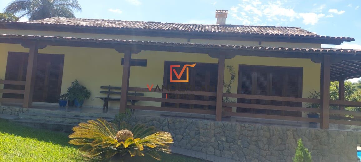 Sítio à venda com 3 quartos - Centro,Capim Branco