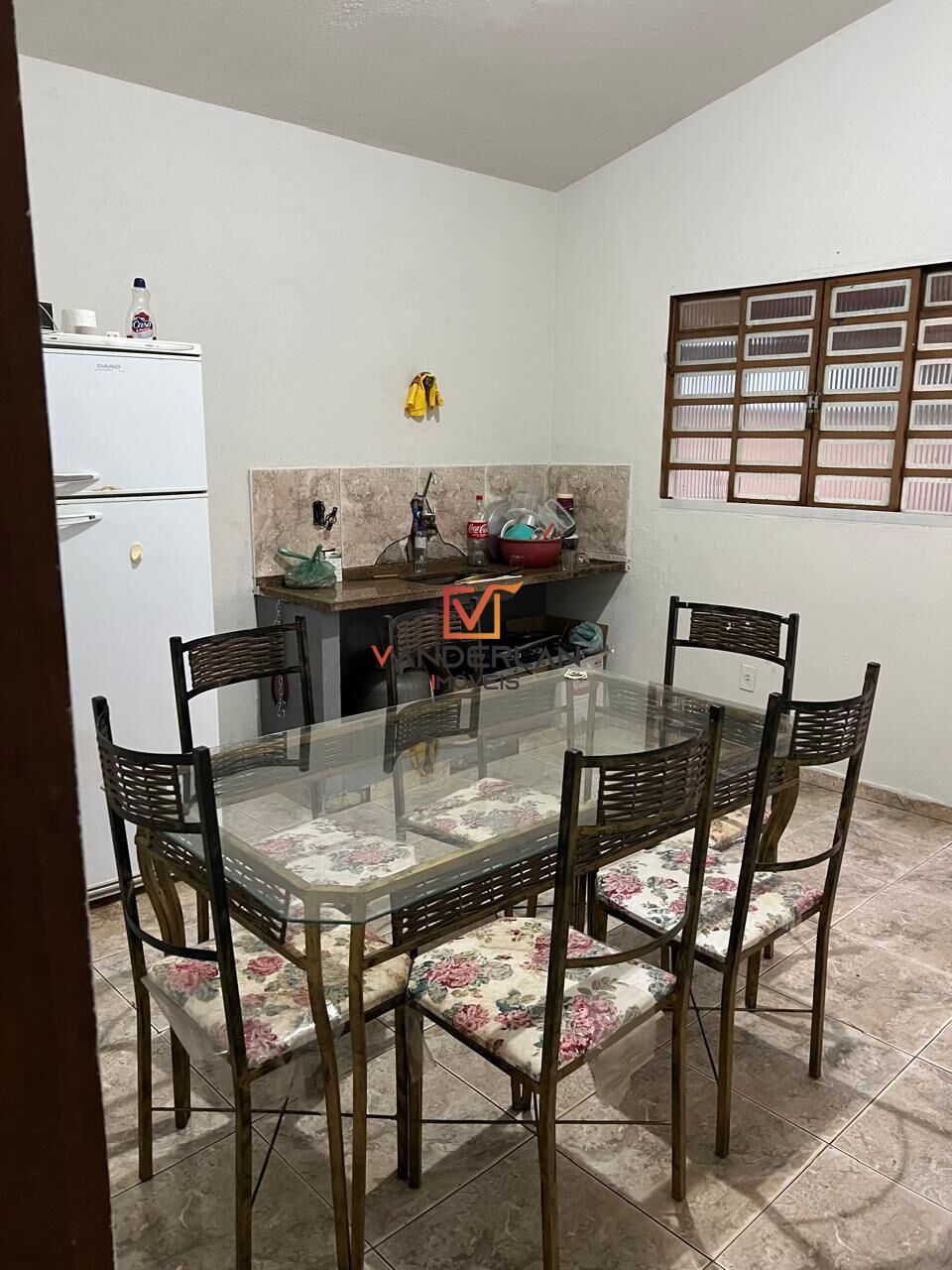 Casa dois quartos com  piscina - Vanderlan Imóveis